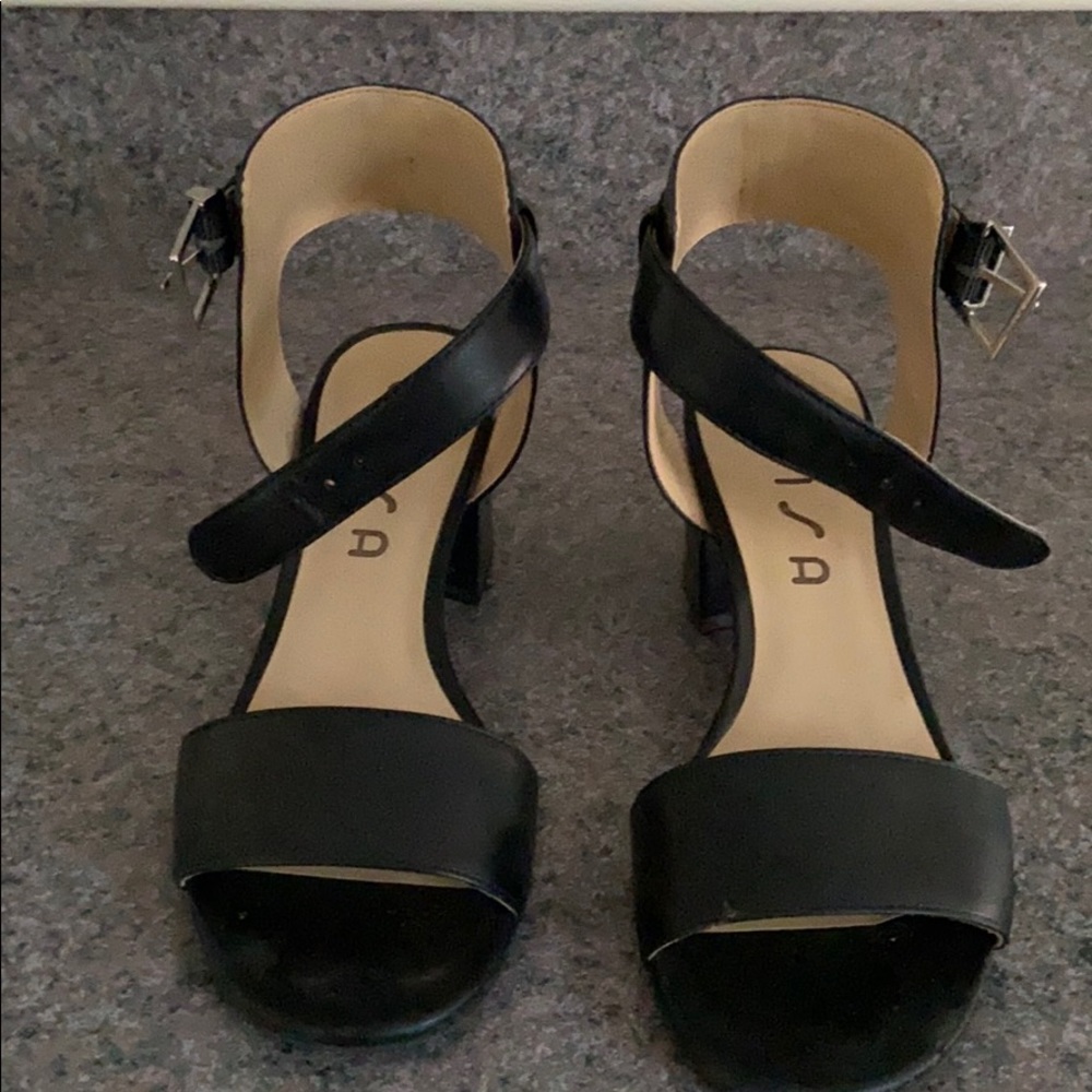 Unisa Black Sandals